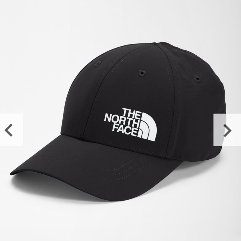 Brand New North Face hat, S/M.